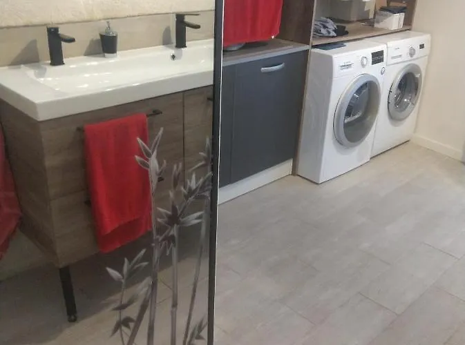 Habitación en casa particular Chez Cococuisine Les Nouillers